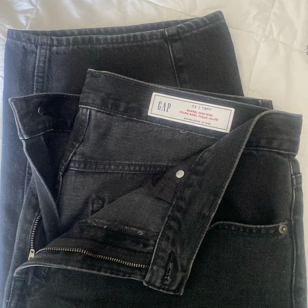 High Rise Barrel Jeans - Picture 4 of 5